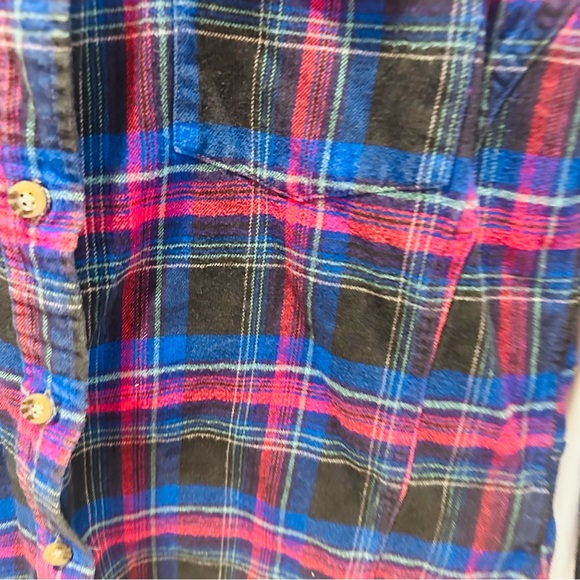 Carhartt pink and black flannel - Picture 2 of 4